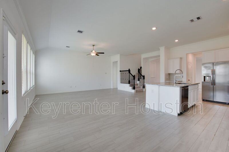 8806 Spinning Mill Dr - Photo 6 of 31