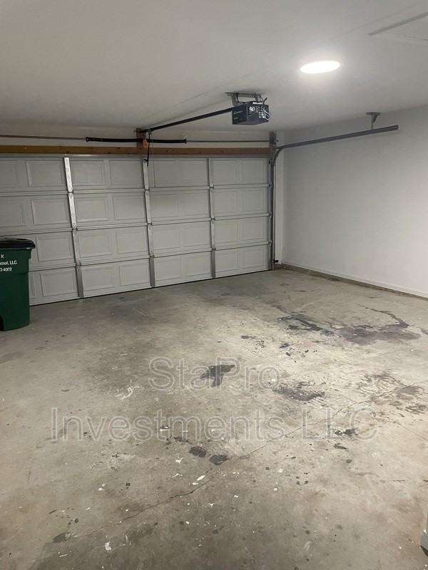 526 Jordan Cir - Photo 2 of 10