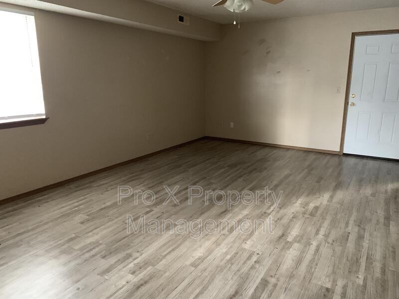 1507 S Case St - Photo 2 of 7
