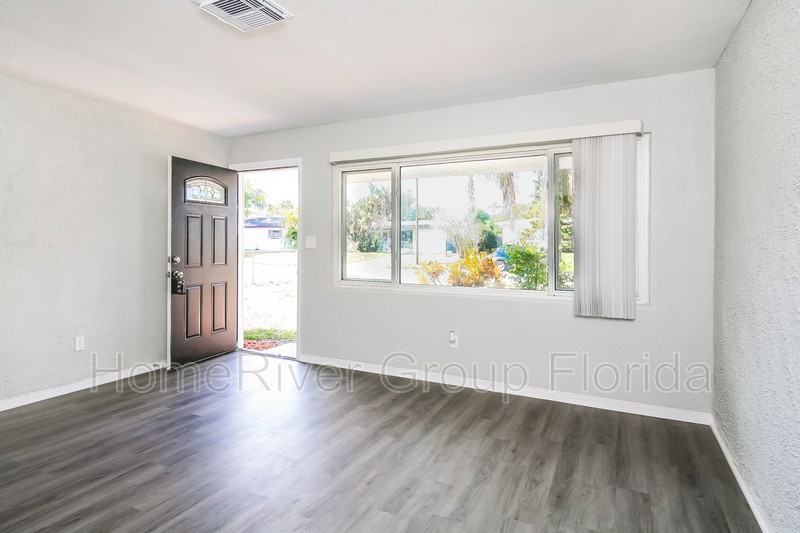 1477 S Prescott Ave - Photo 2 of 14