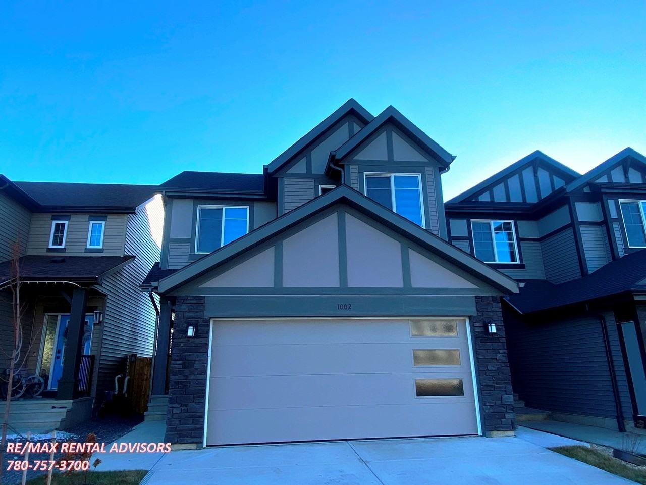 1002 Daniels Loop Sw, Edmonton, AB T6W 4C9, CAN 3 bedroom House