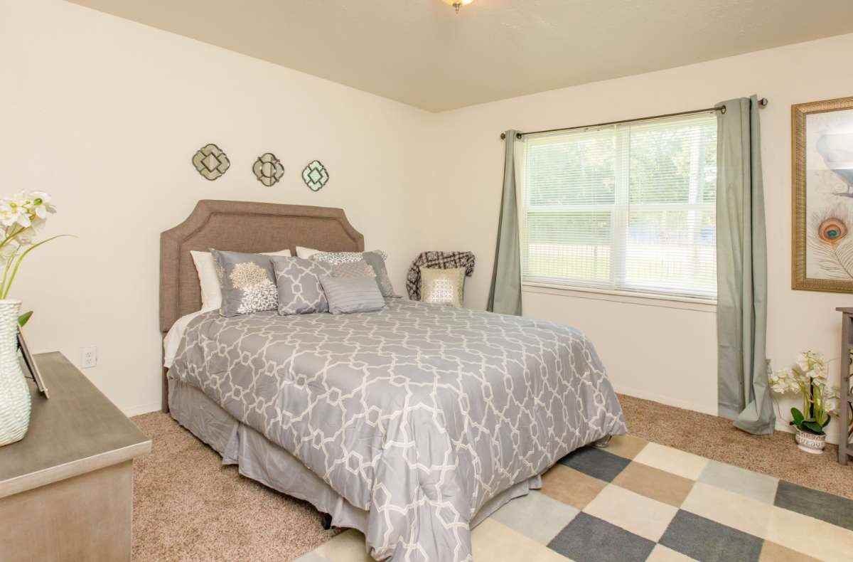 The Park at Queens Court - Photo 3 of 11