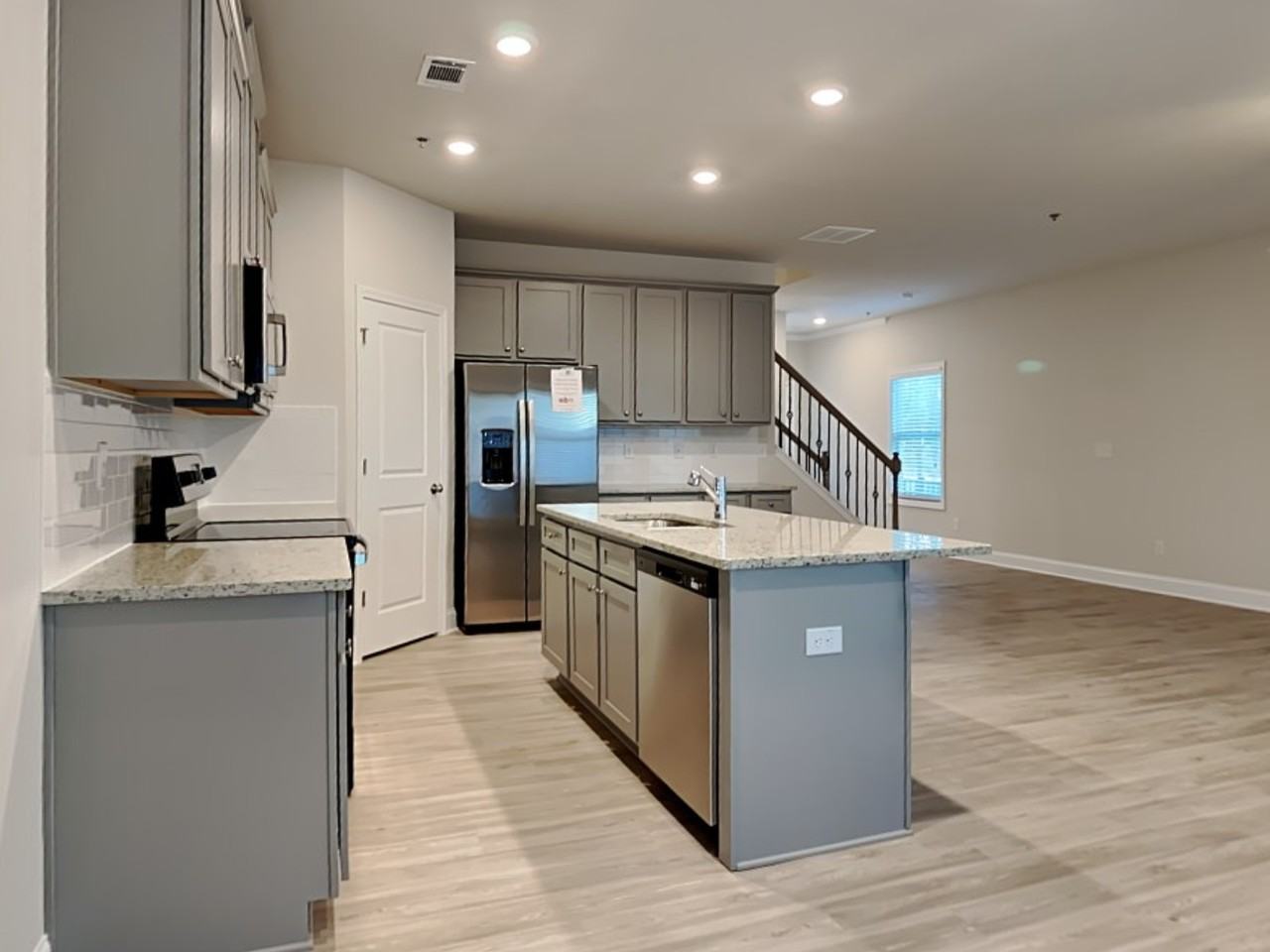 115 Wayne Ln - Photo 7 of 22