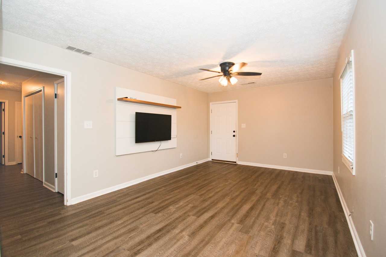 133 Kimberly Way Sw #133 - Photo 3 of 15