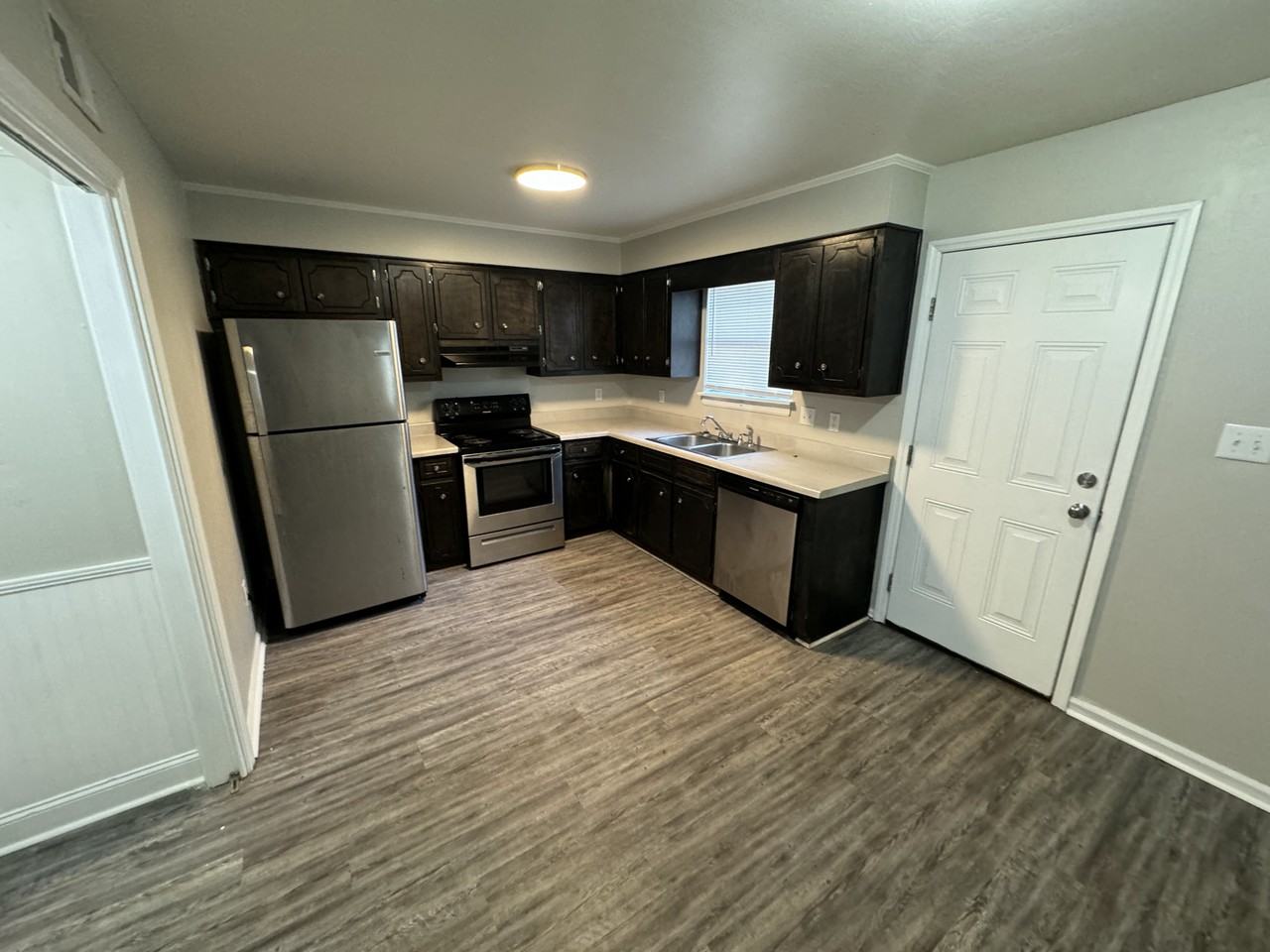 152 Chalet North Ct - Photo 2 of 14