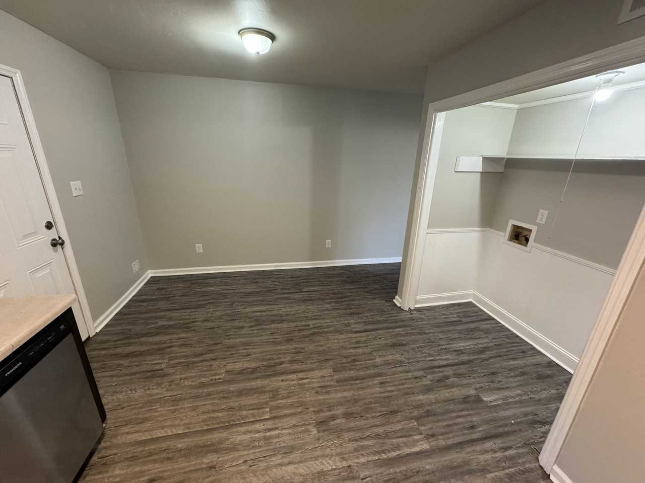 152 Chalet North Ct - Photo 3 of 14