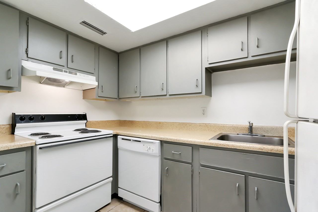 2529 Caper Ln #105 - Photo 5 of 17