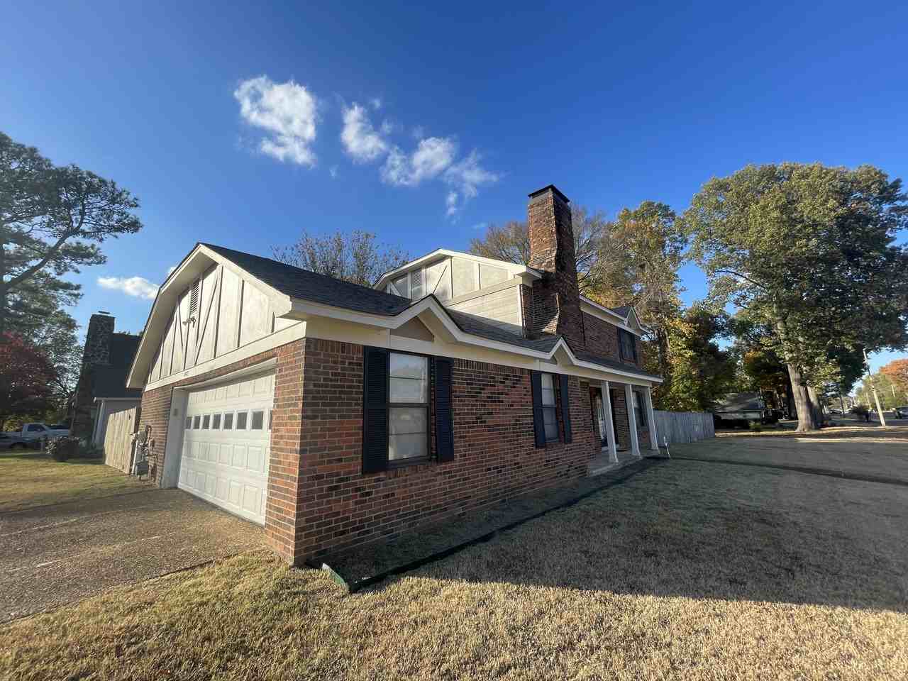 2487 Bartlett Blvd - Photo 2 of 27