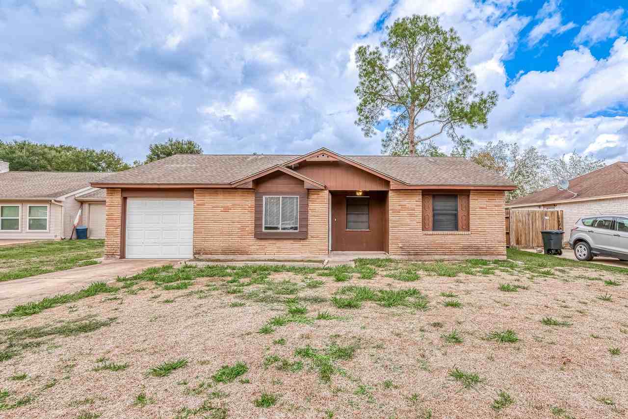 802 E Stadium Ct - Photo 2 of 24