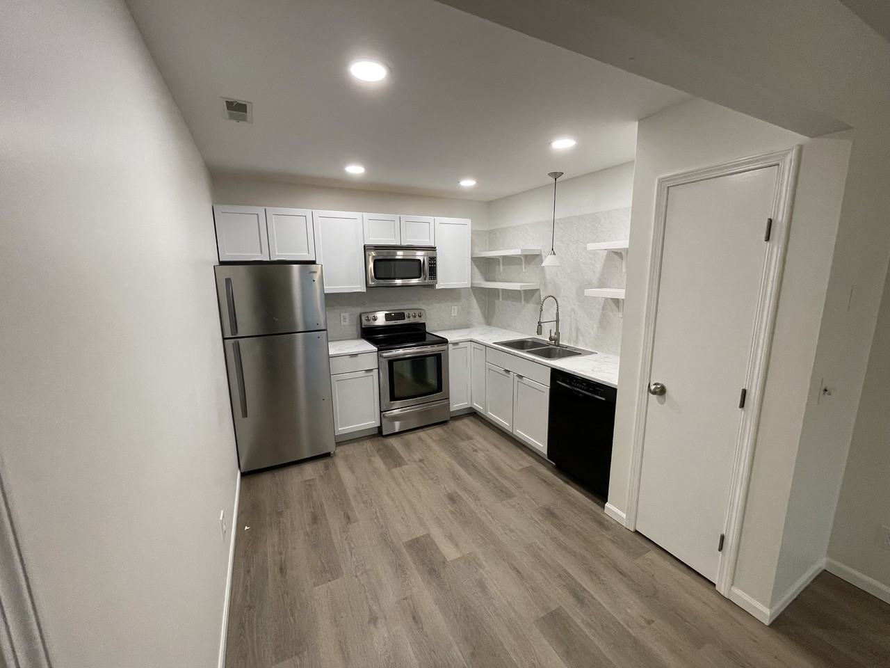 910 Columbus Ave - Photo 6 of 20