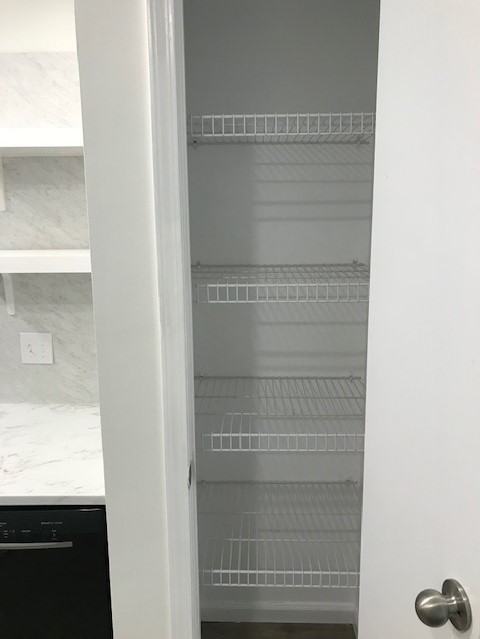 910 Columbus Ave - Photo 7 of 20