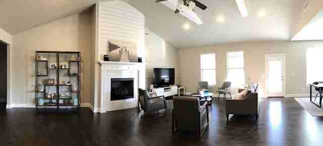 1513 Crestwood Hills Ln - Photo 3 of 22