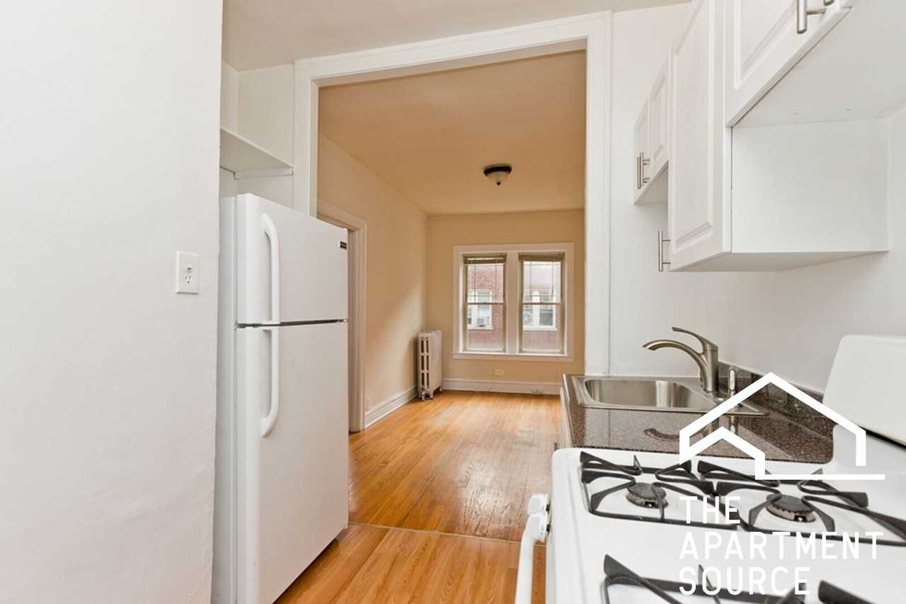 1331 W Touhy Ave #3N - Photo 2 of 9