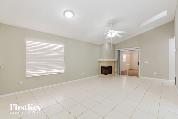 2213 Faxton Ct - Photo 2 of 16