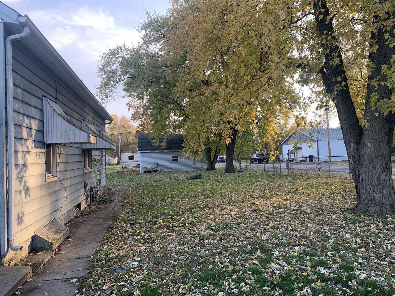 2916 West Meidroth Street - Photo 2 of 16