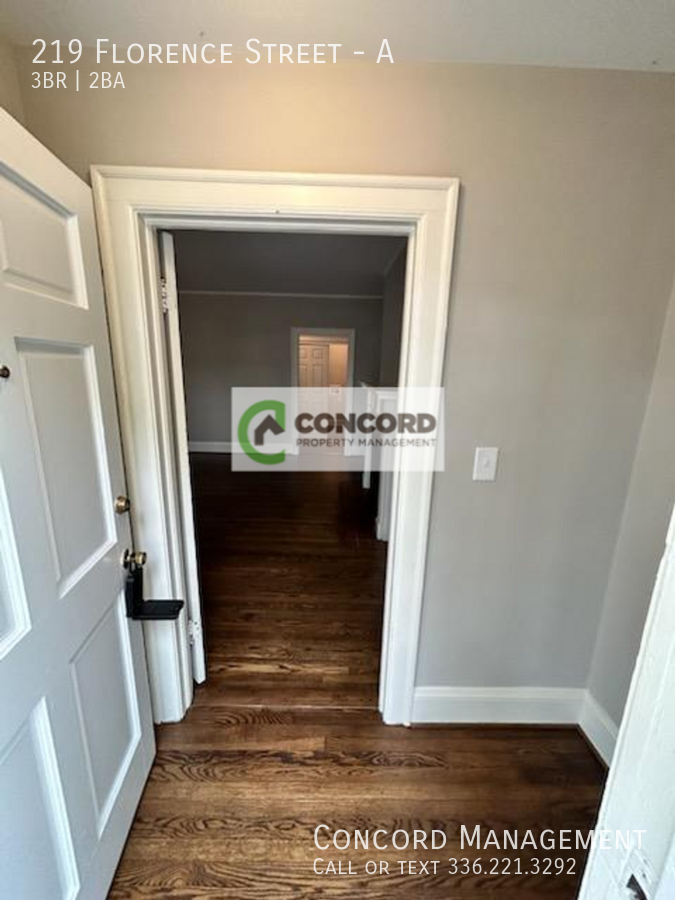 219 Florence St #A - Photo 3 of 26