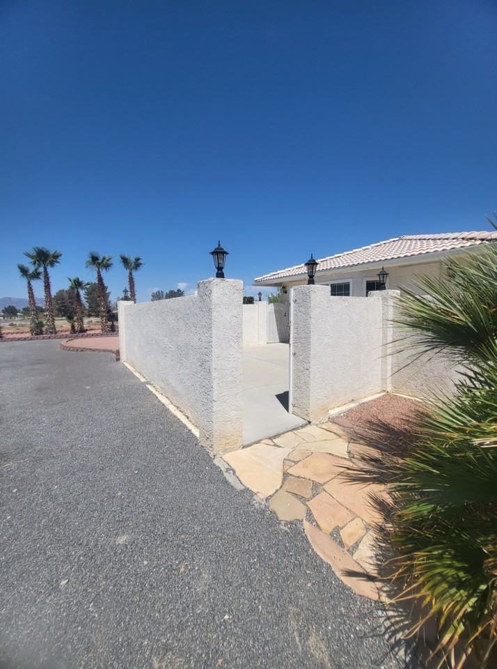 330 China Street - Photo 3 of 49