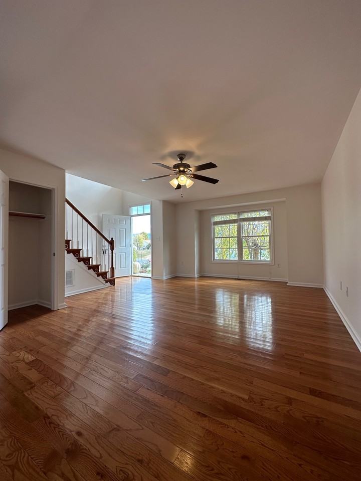 216 Swallow Drive - Photo 3 of 17