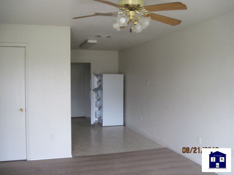 704 N 4th St - Photo 2 of 30