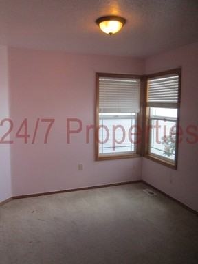 931 Mountain View Ln - Photo 3 of 4