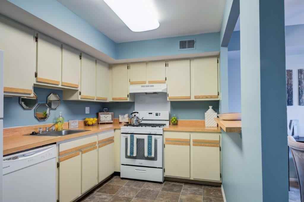 Montgomery Woods Townhomes - Photo 2 of 22