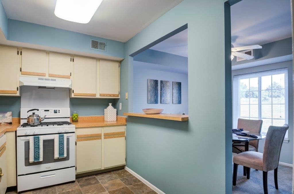 Montgomery Woods Townhomes - Photo 3 of 22