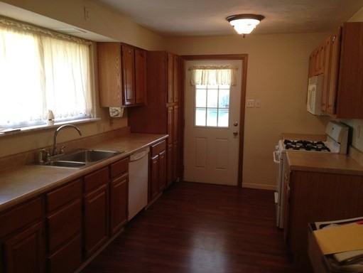 111 Dahlia St - Photo 2 of 4