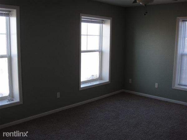 252 W Main St - Photo 3 of 10