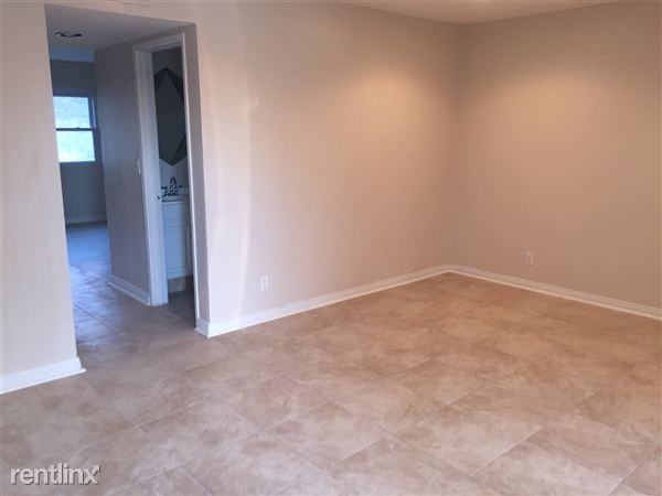 789 Beacon Dr - Photo 2 of 9