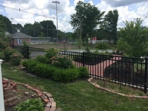 140 Potter St - Photo 2 of 5