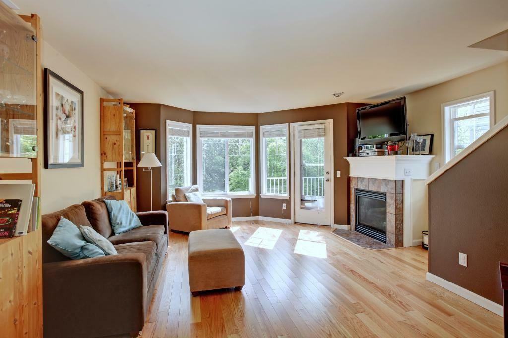 11718 Greenwood Ave N - Photo 3 of 19