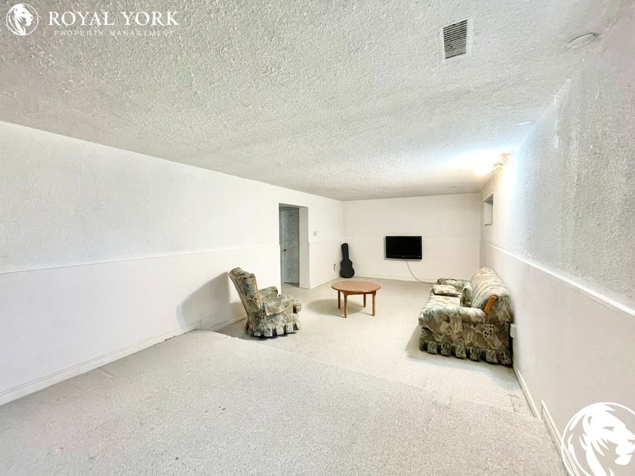 9 Thane Crt - Photo 3 of 33