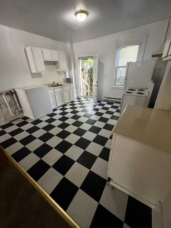 620 N 29th St - Photo 2 of 9