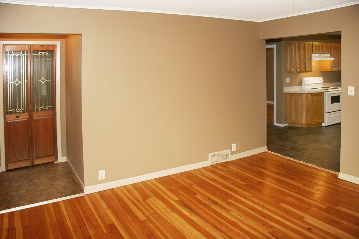 5851 2 1/2 St NE - Photo 3 of 12
