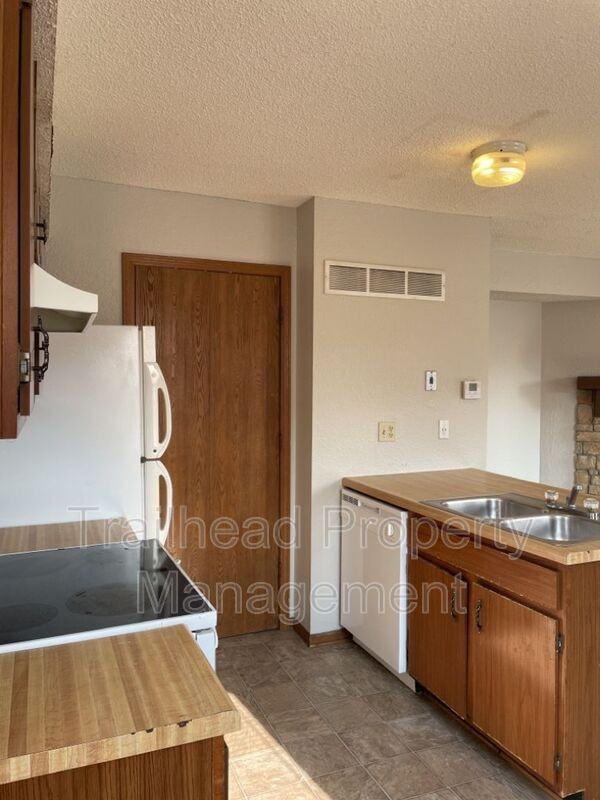 8704 Nw 82nd Ter #B - Photo 2 of 14