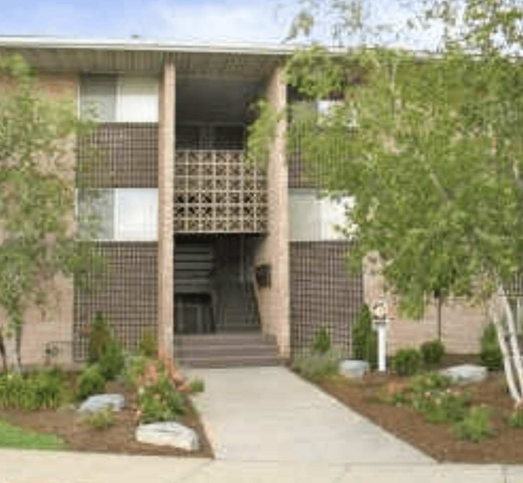 Warren Wood Apartments - Photo 4 of 35