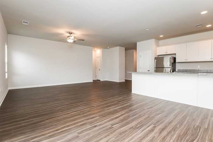 113 Shire Dr - Photo 3 of 11