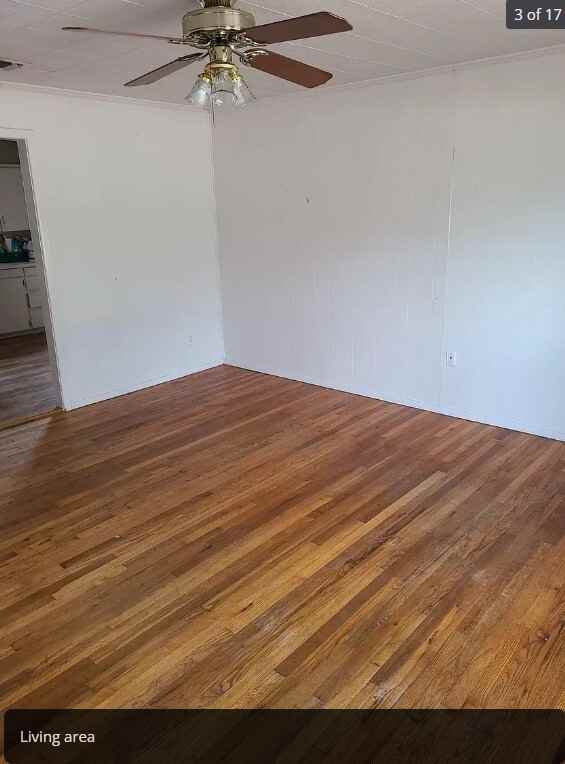 401 Mockingbird Ln - Photo 2 of 25