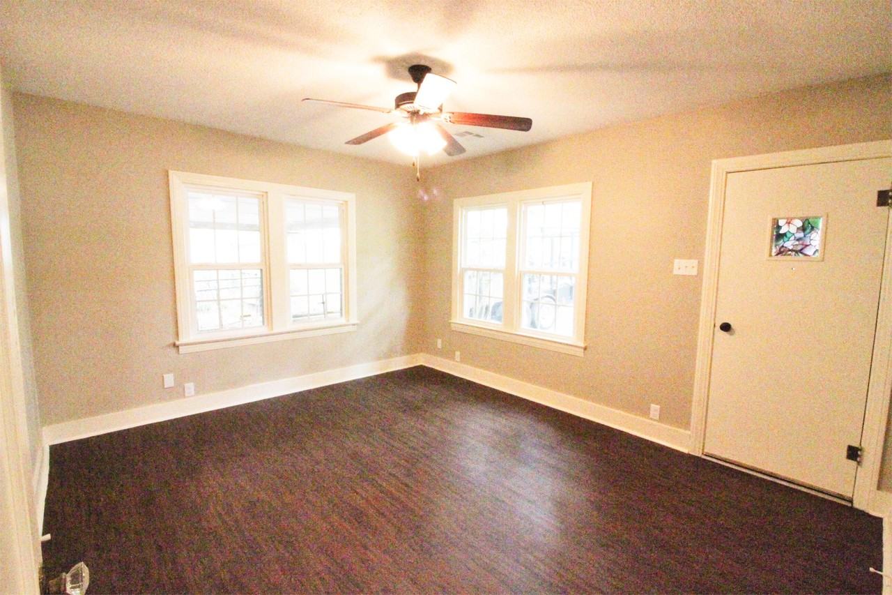 1453 N 35th St #1 - Photo 3 of 16