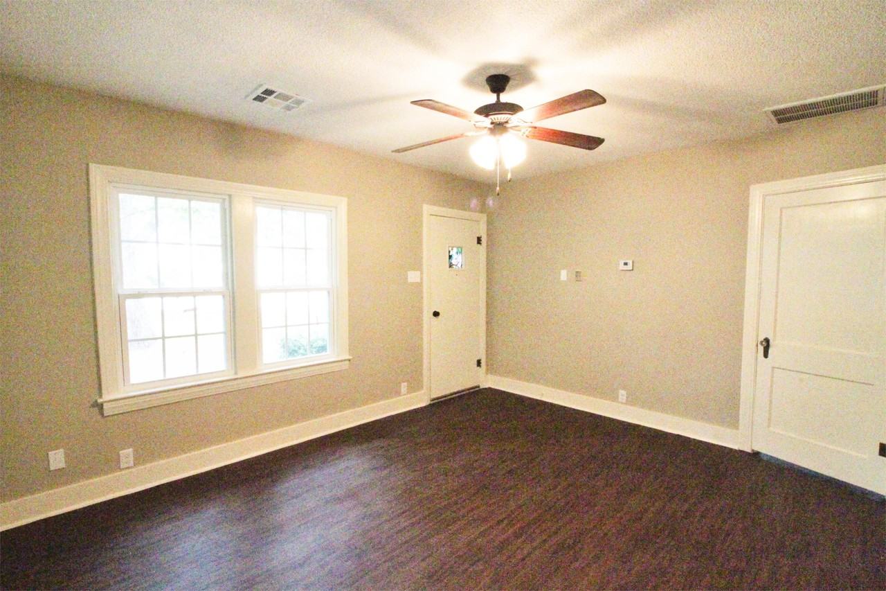 1453 N 35th St #1 - Photo 5 of 16