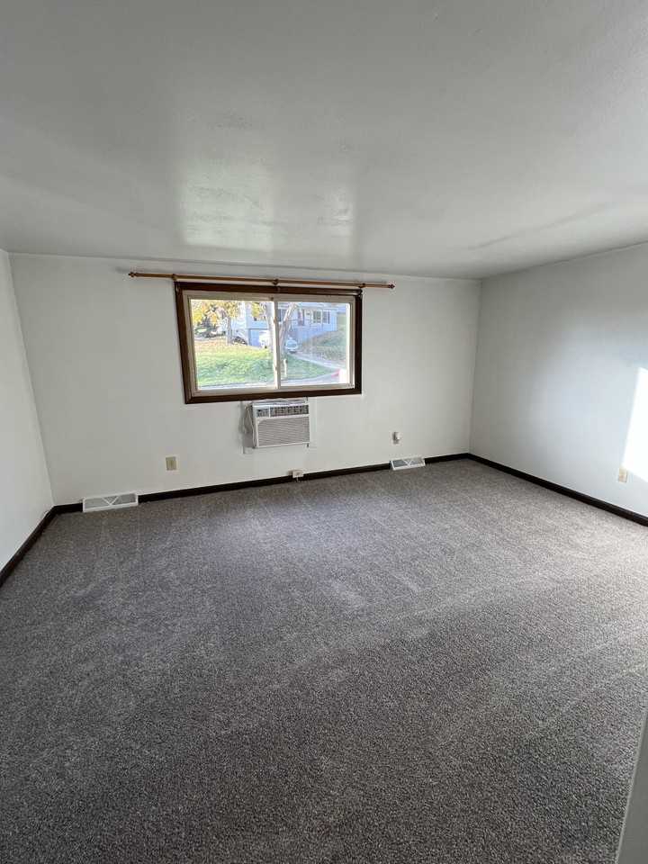 884 Chapel Dr #884 - Photo 3 of 17