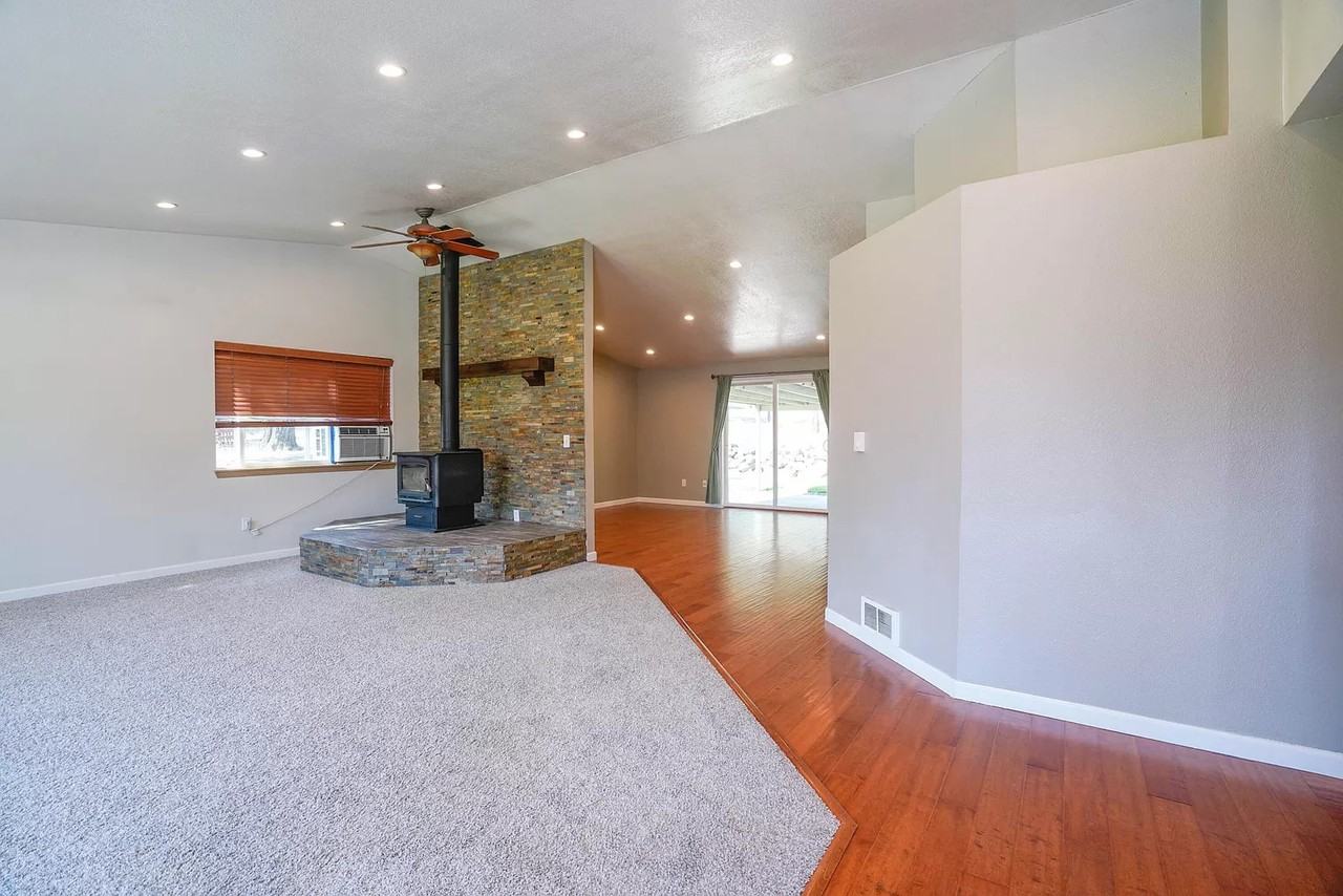 16524 Fieldcrest Rd #NA - Photo 3 of 23