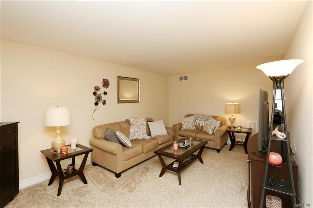 27 Coolbrook Ct - Photo 3 of 13