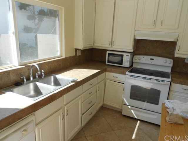 1075 Salinas Ave - Photo 2 of 11