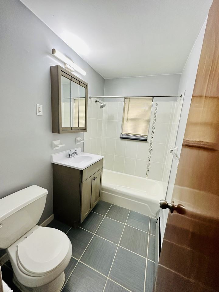 415 Jefferson Avenue #C2 - Photo 6 of 13