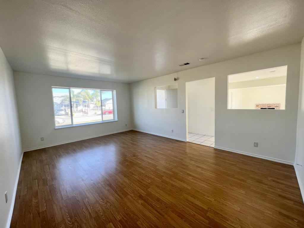 2131 Beaufort Dr - Photo 3 of 27