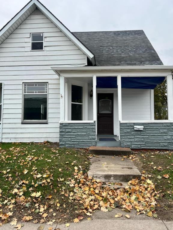 618 Cedar St - Photo 2 of 11