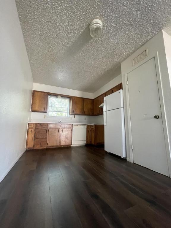 1208 Urbantke Ct - Photo 2 of 5