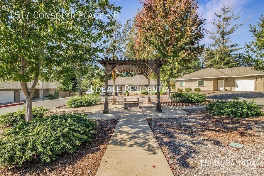 1517 Consoler Pl #B - Photo 2 of 14
