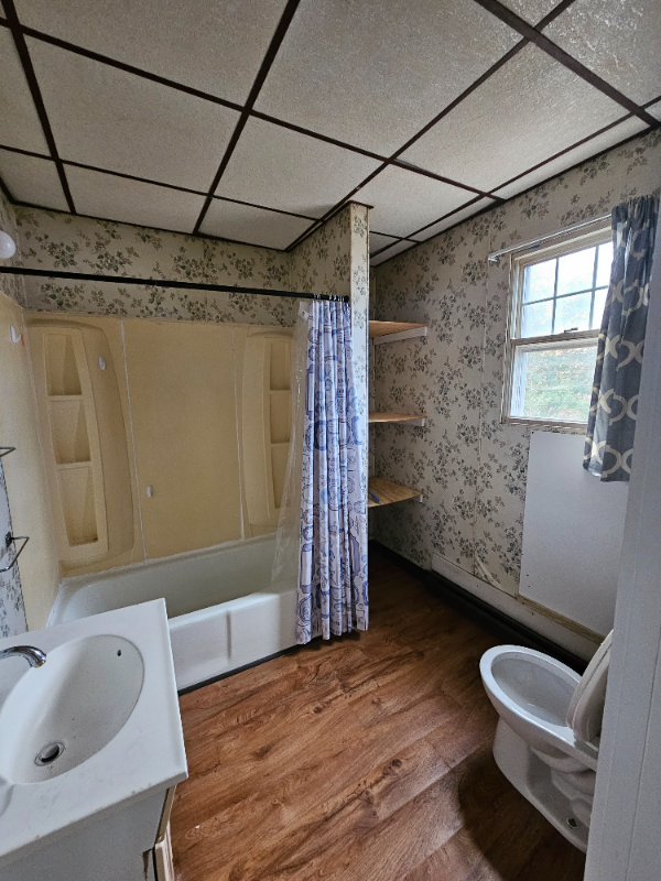 2004 Kenneth Ave #2 - Photo 2 of 8